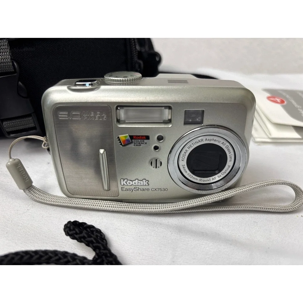 Kodak EasyShare CX7530 Digital Camera 5.0MP Y2K Retro Vintage Bundle Case Logic